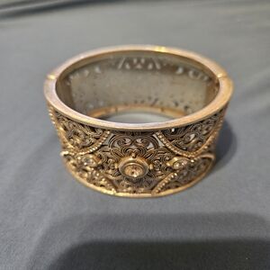 Elegant Brighton Clasp Bracelet Silver